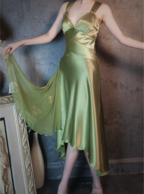 Vintage Elegant Green Deep V-neck Satin Prom Dress Evening Dress P4317