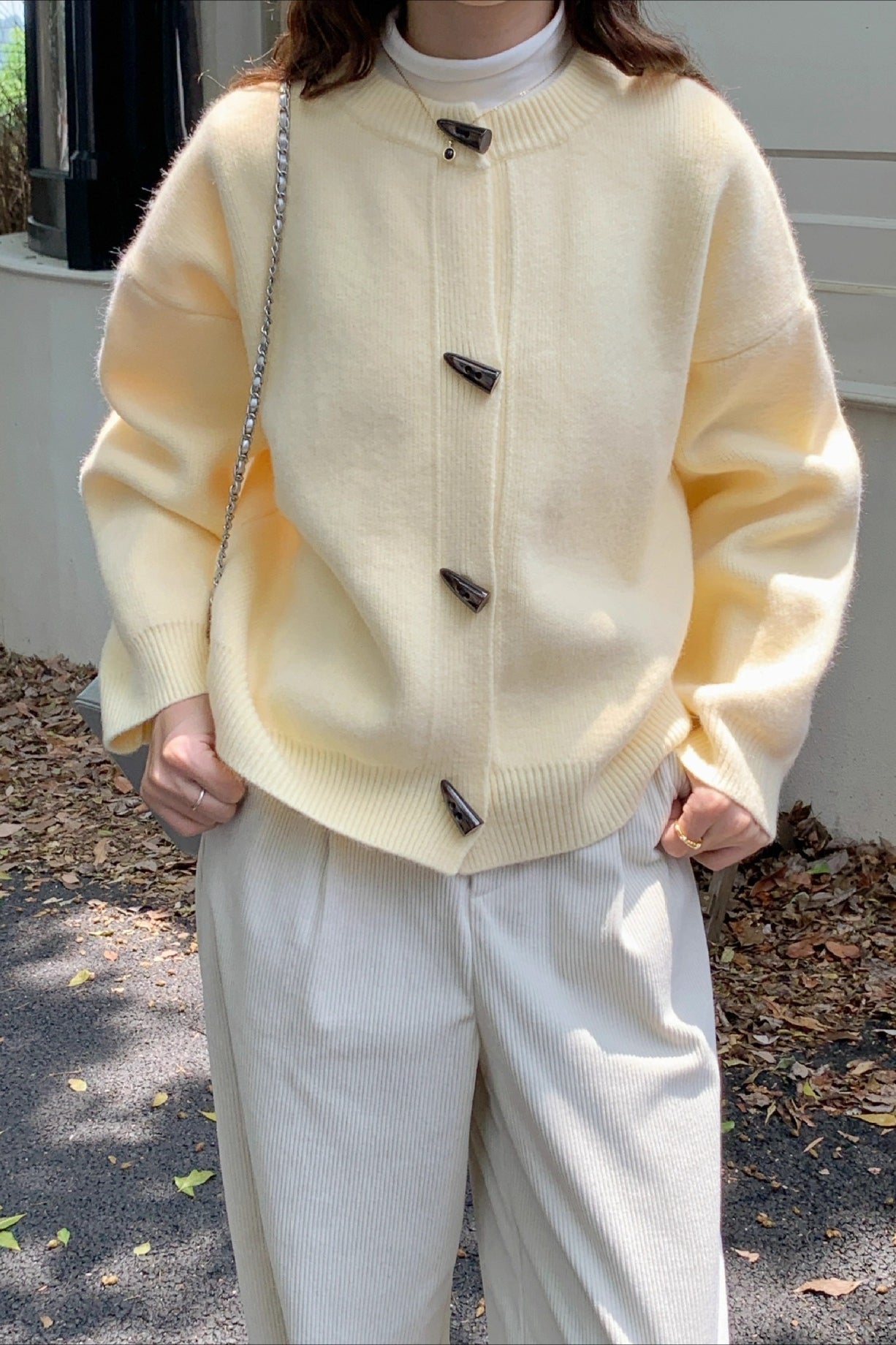 Chic Loose Knit Cardigan with Retro Toggle-Button Style