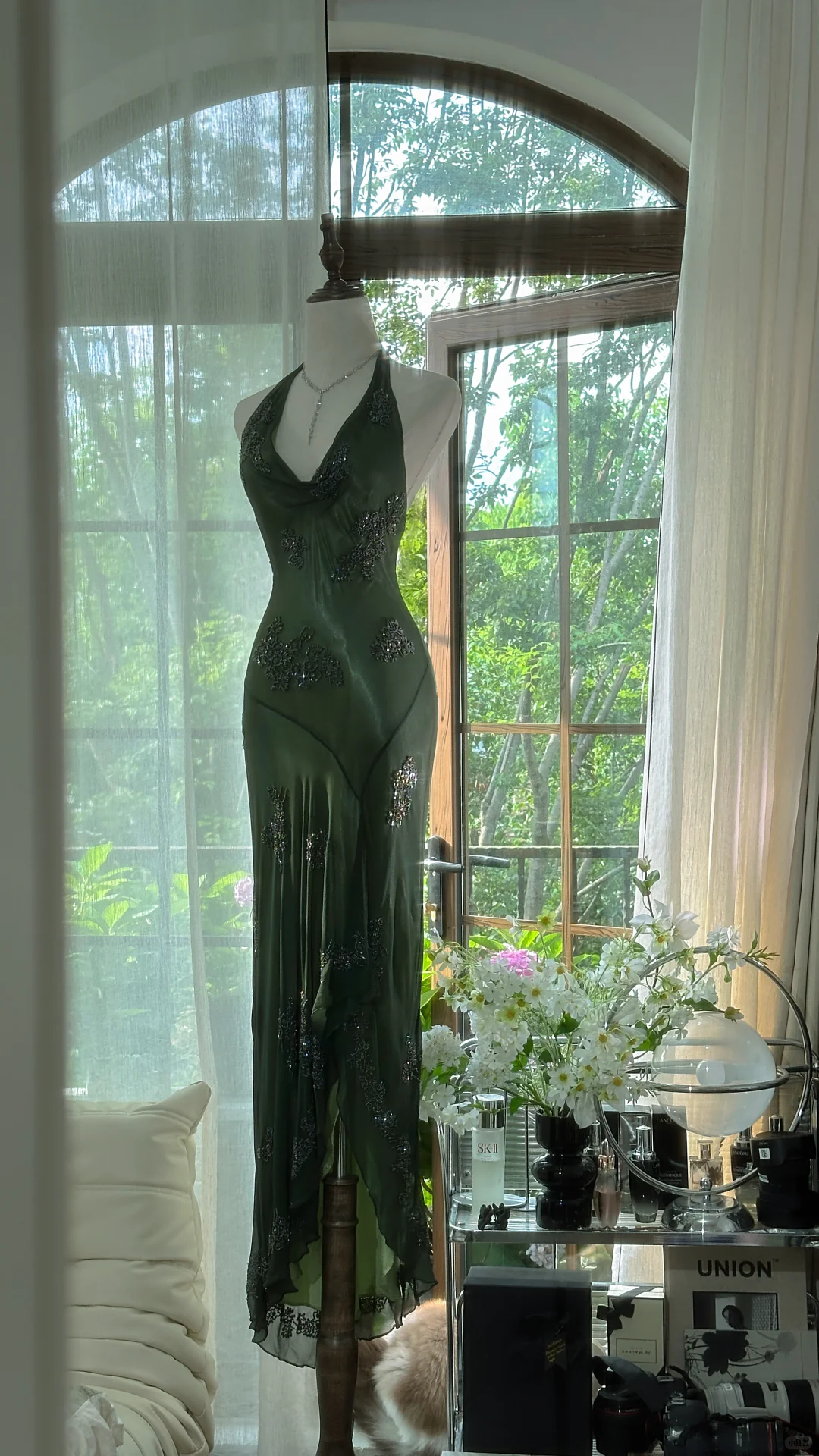 Unique Green Halter Satin Chiffon Beaded Long Party Dress Evening Gown D1172