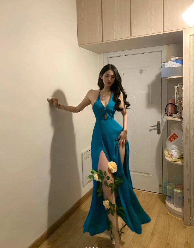 Chic Blue Halter V Neck Satin Slit Mermaid Evening Dress Long Party Gown D849