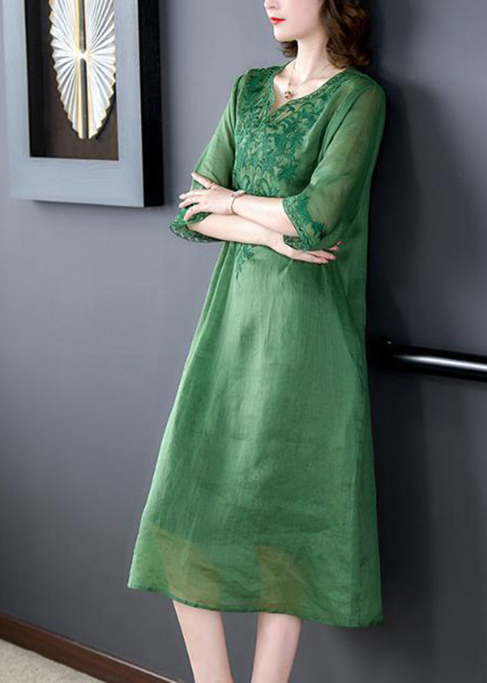 V-Neck Floral Embroidery Three Quarter Sleeve Shift Midi Dress - View 4
