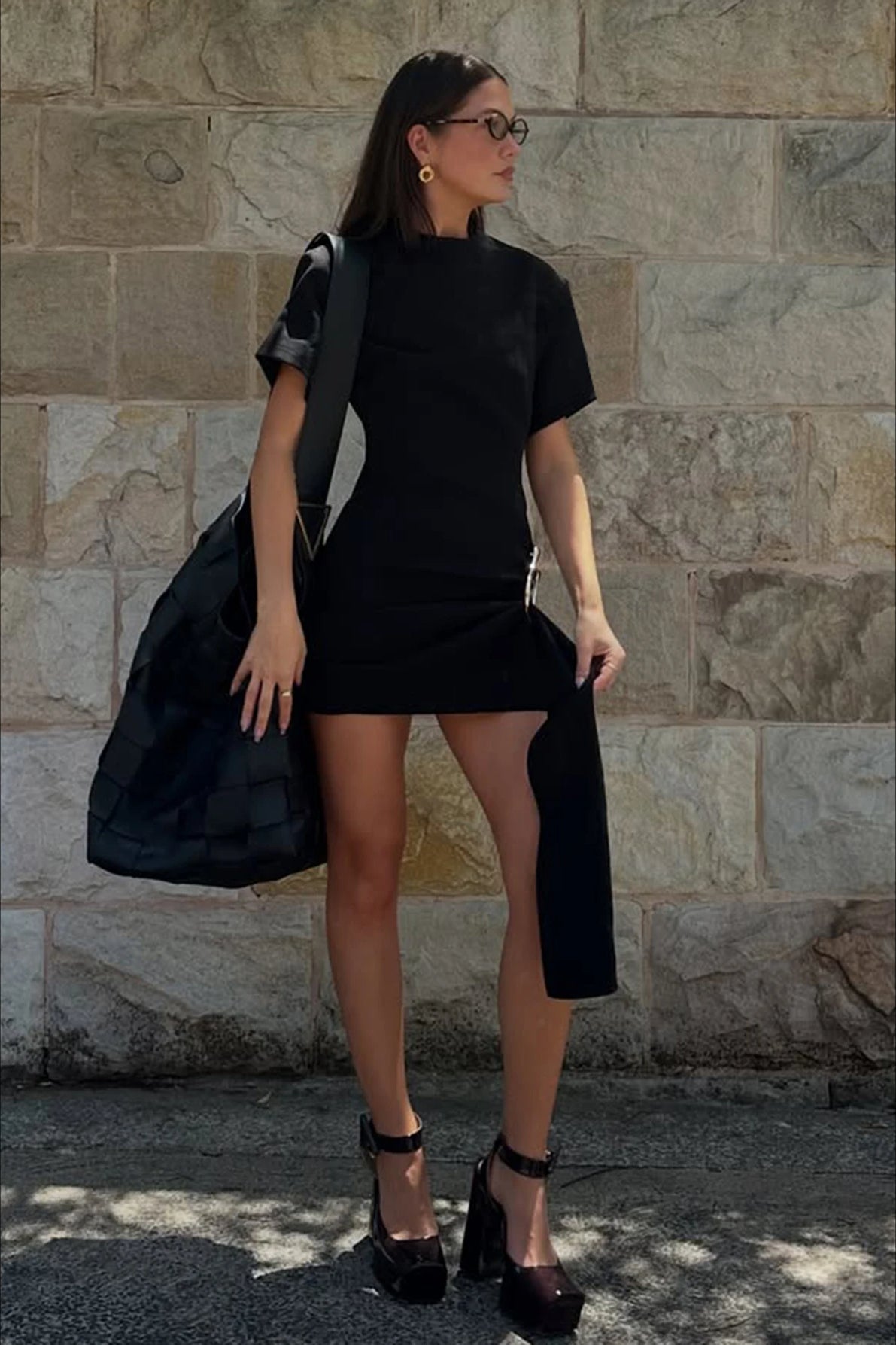 Lace V-Neck Sleeveless Bodycon Mini Dress in Black - View 2
