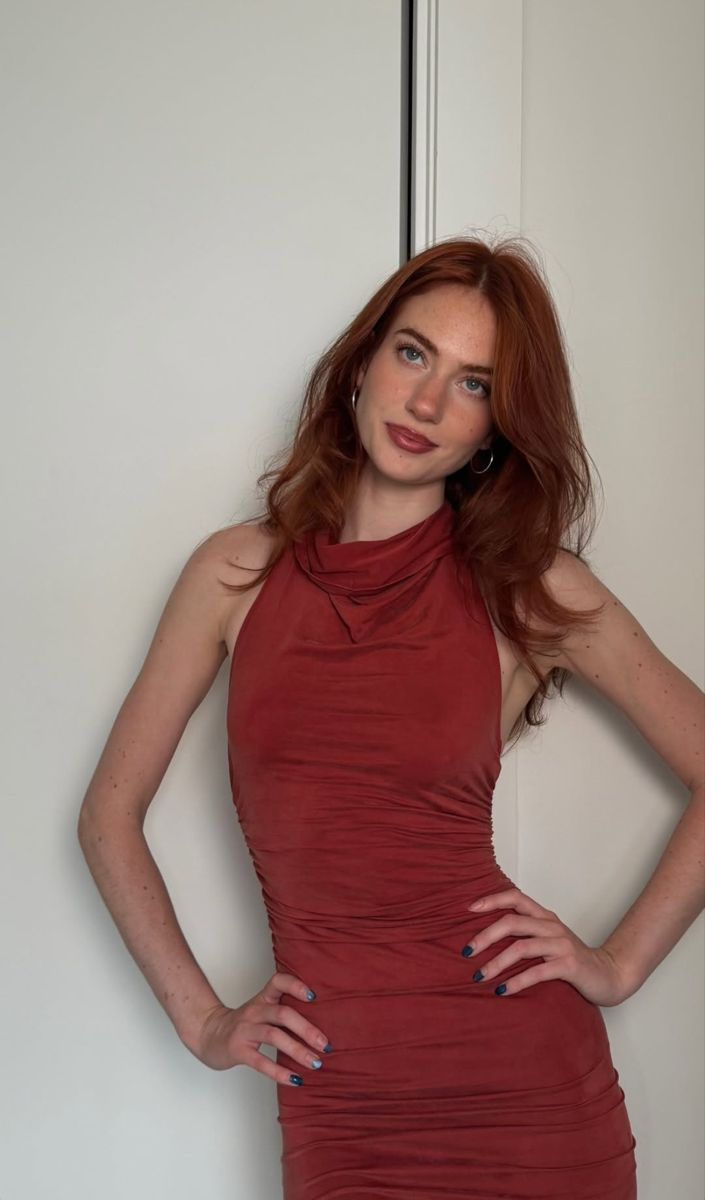 Pretty Halter Burgundy Satin Sheath Cocktail Dress Short 19th Birthday Outfits Homecoming Dress D638