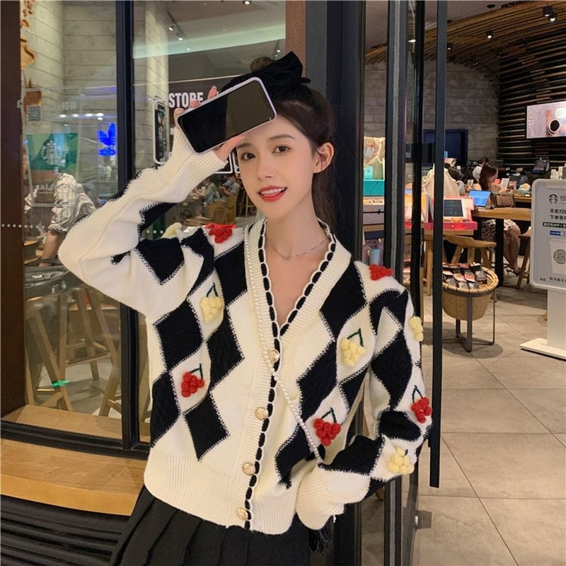 KittenAlarm - Long Sleeve V-Neck Fruits Pattern Sweater