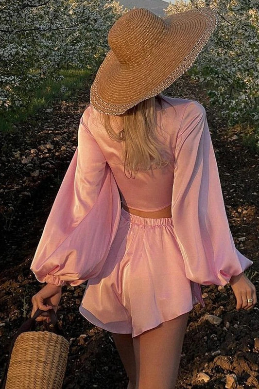 Front Tie Low Cut Full Sleeve Crop Top Flow Shorts Two Pieces Set