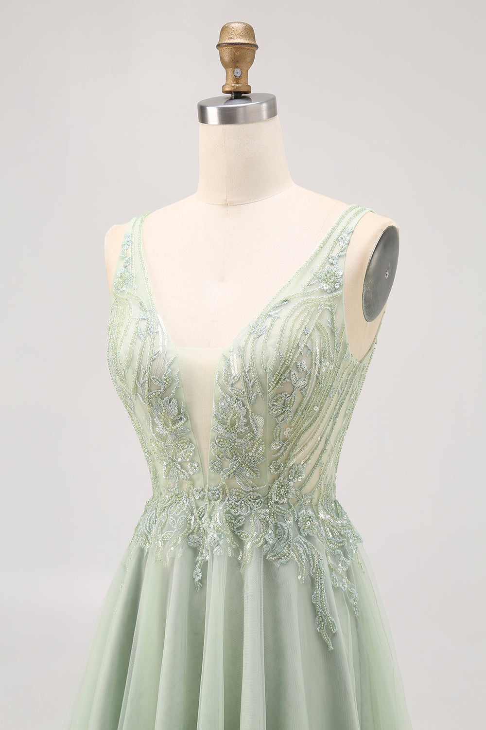 Sparkly Green Tulle V-Neck Beaded Short Homecoming Dress