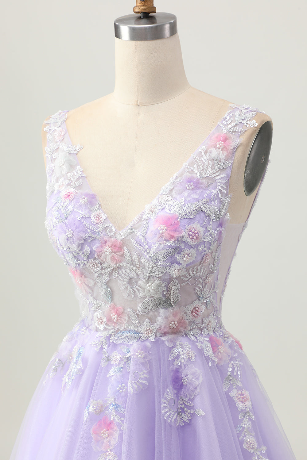 Sparkly Lilac V-Neck Floral Tulle Short Homecoming Dress with Beading