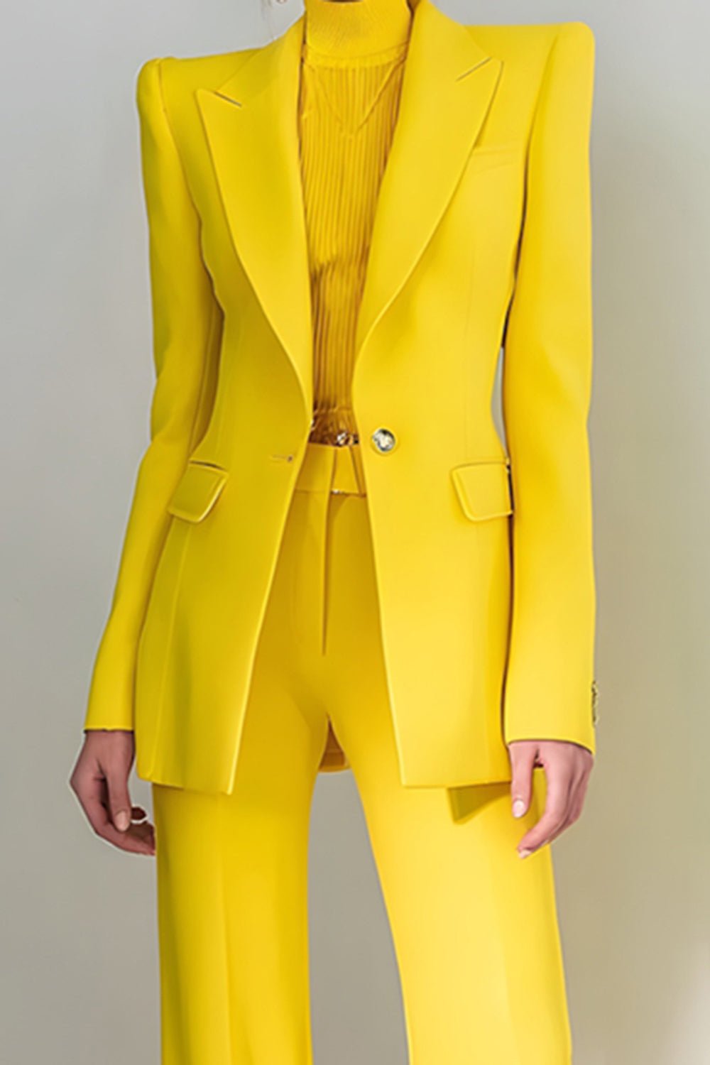 2 Piece Yellow One Button Peak Lapel Long Sleeves Prom Suits
