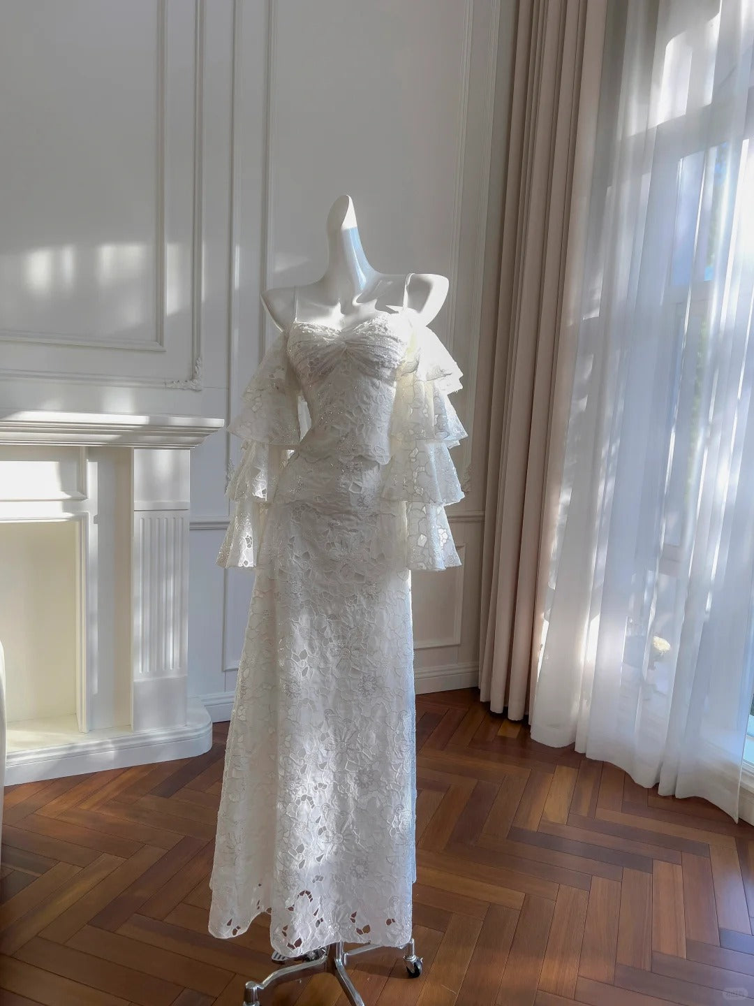 Elegant White Mermaid Strapless Off-the-shoulder Lace Long Prom Dress Evening Dress P4051