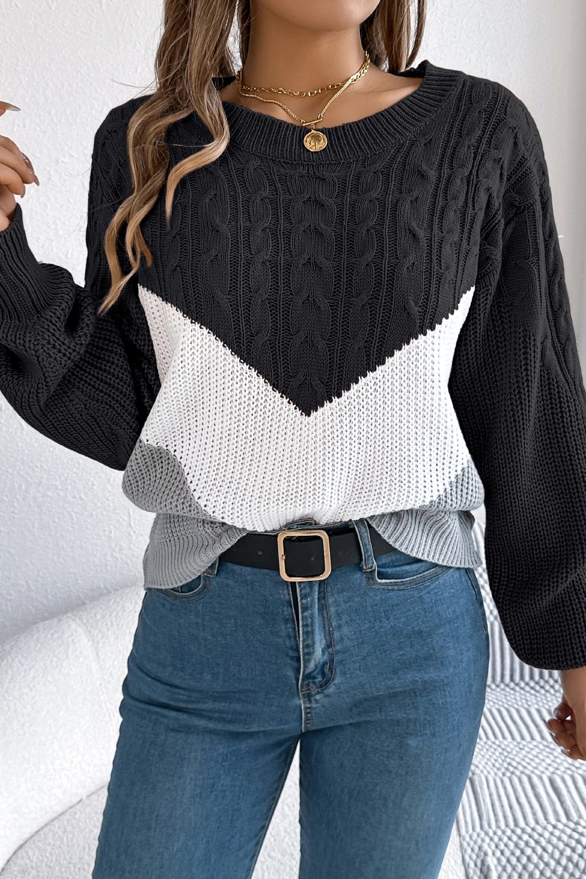 Colorblock Round Neck Pullover Sweater 2