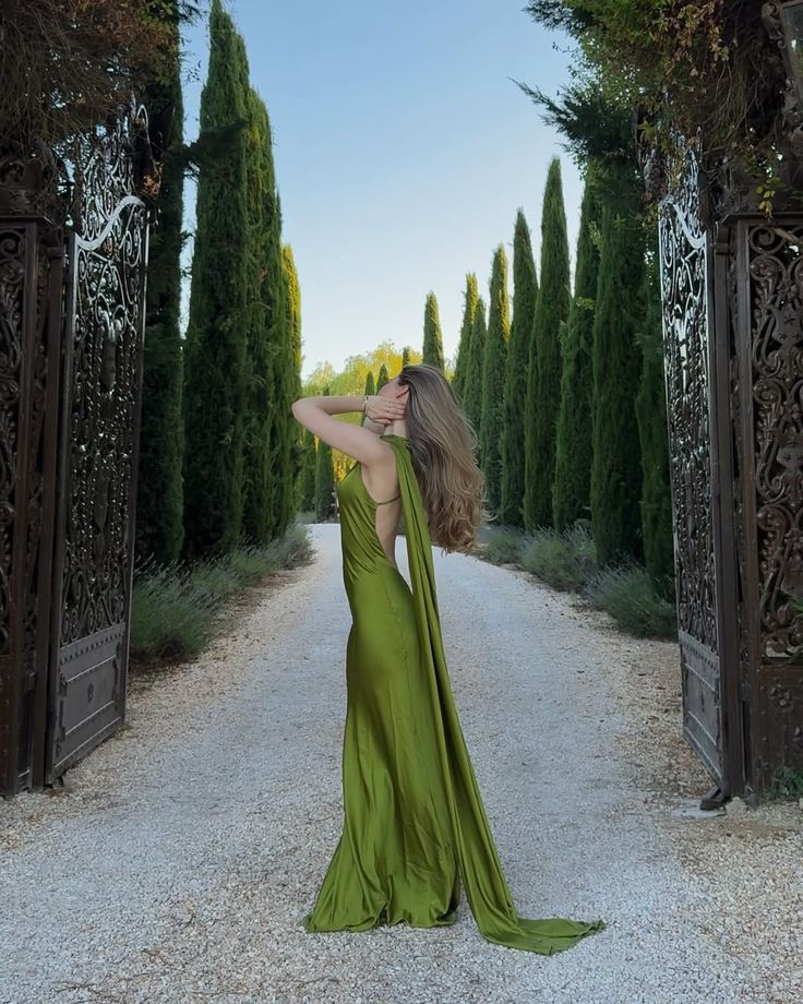 Classy Halter Green Satin Mermaid Birthday Party Dress Backless Long Evening Dress D1368
