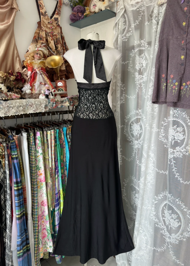 Sexy Black Halter V Neck Satin Lace Mermaid Long Evening Dress Birthday Prom Dresses D1759