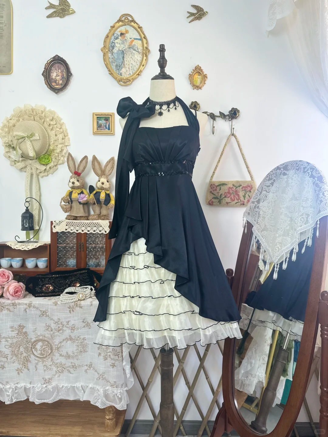 Vintage Black Halter Satin Formal Homecoming Dress Short Party Dress D529