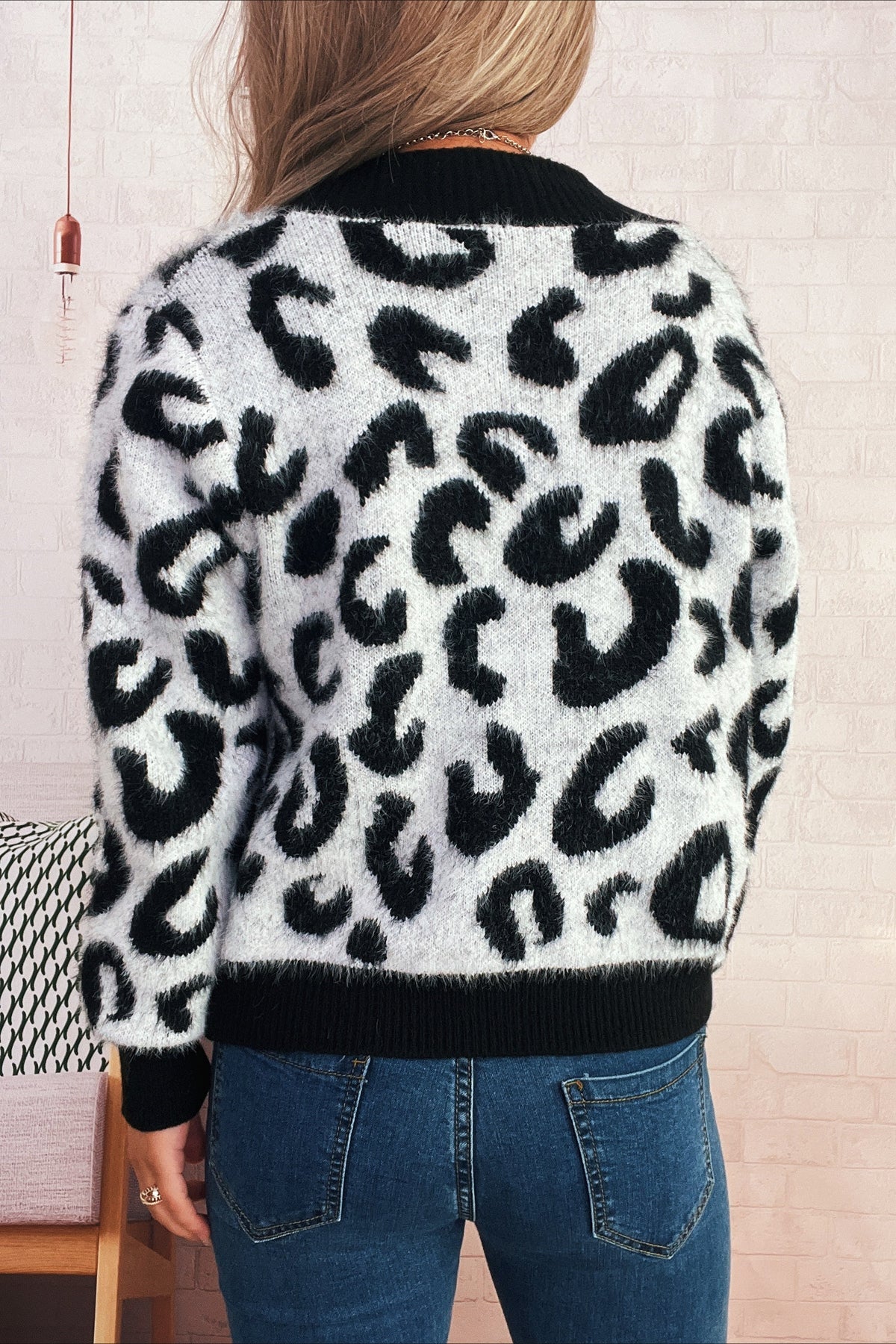 Chic Cropped Animal Print Cardigan for Effortless Style