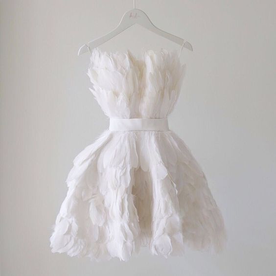 WHITE FEATHER SHORT PROM DRESS, GRADUATION HOMECOMING DRESSES - Fashionpara