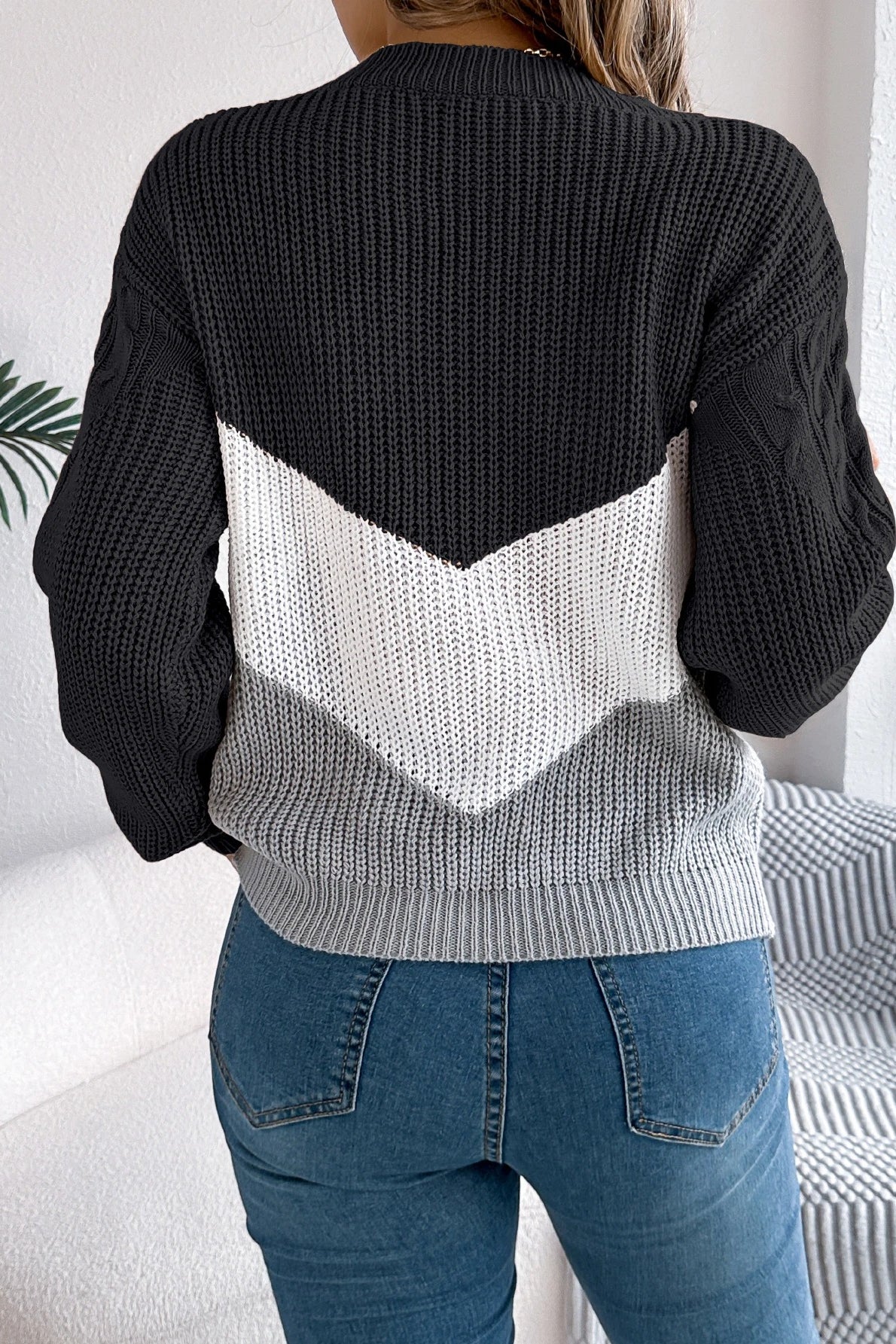 Colorblock Round Neck Pullover Sweater 8