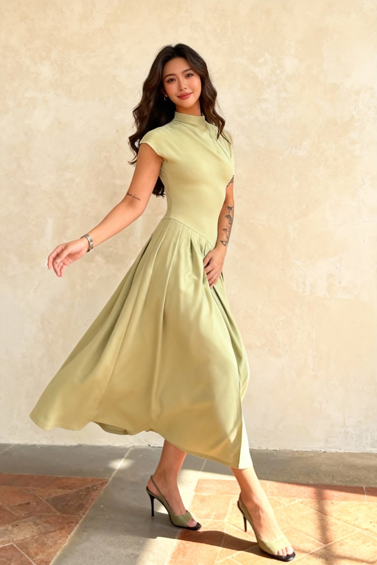 Light And Two-Tone Pleated Maxi Dress