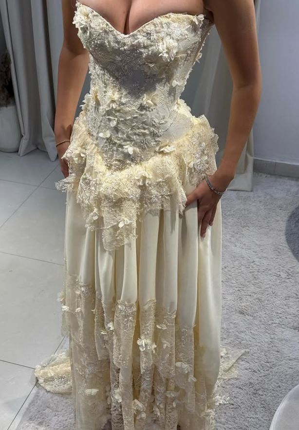 Pretty Strapless Yellow A Line Chiffon Lace Appliques Long Prom Dress Wedding Guest Dress D823