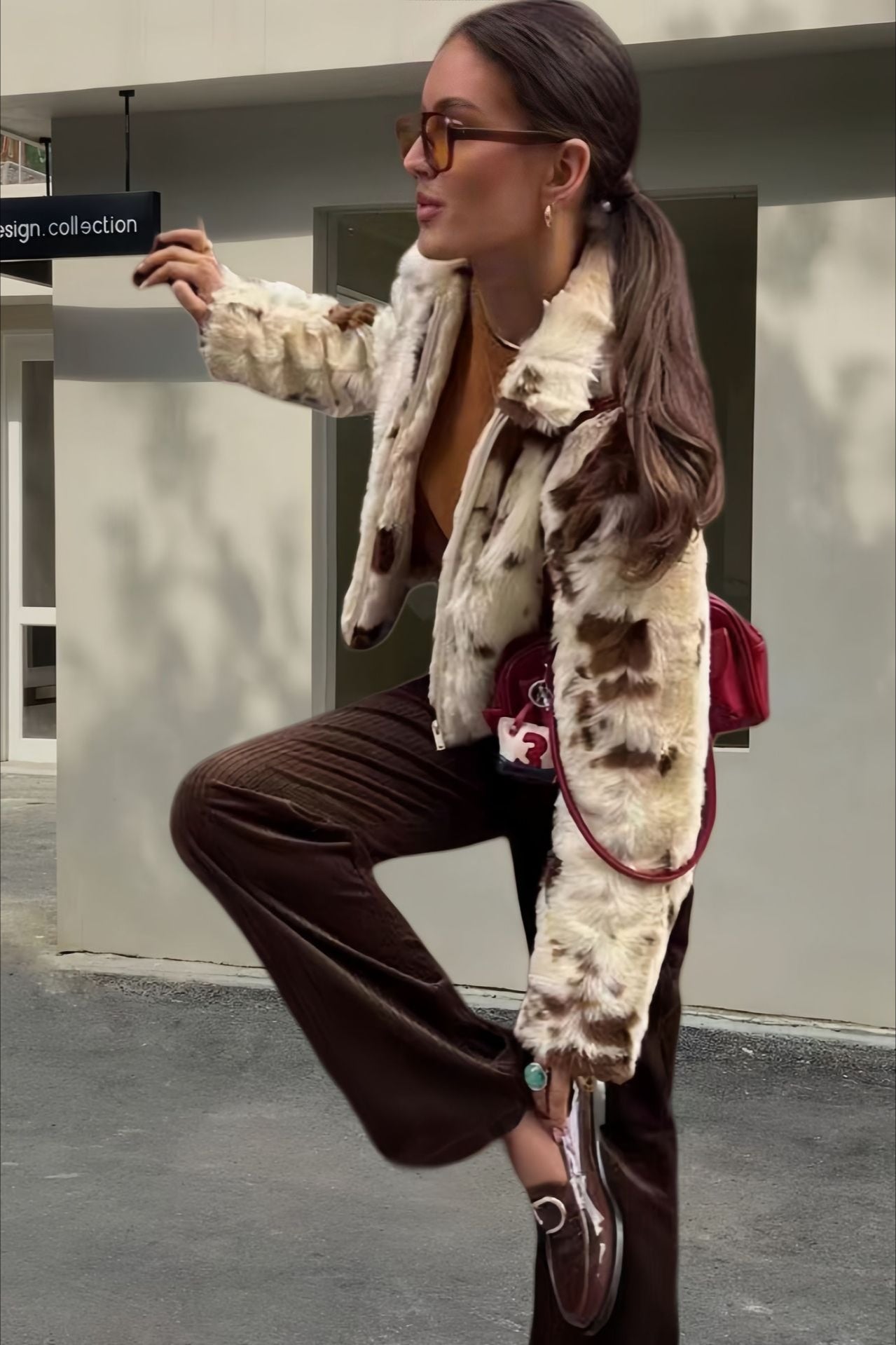 Elegant Zip-Up Fleece Short Coat for Cozy Comfort