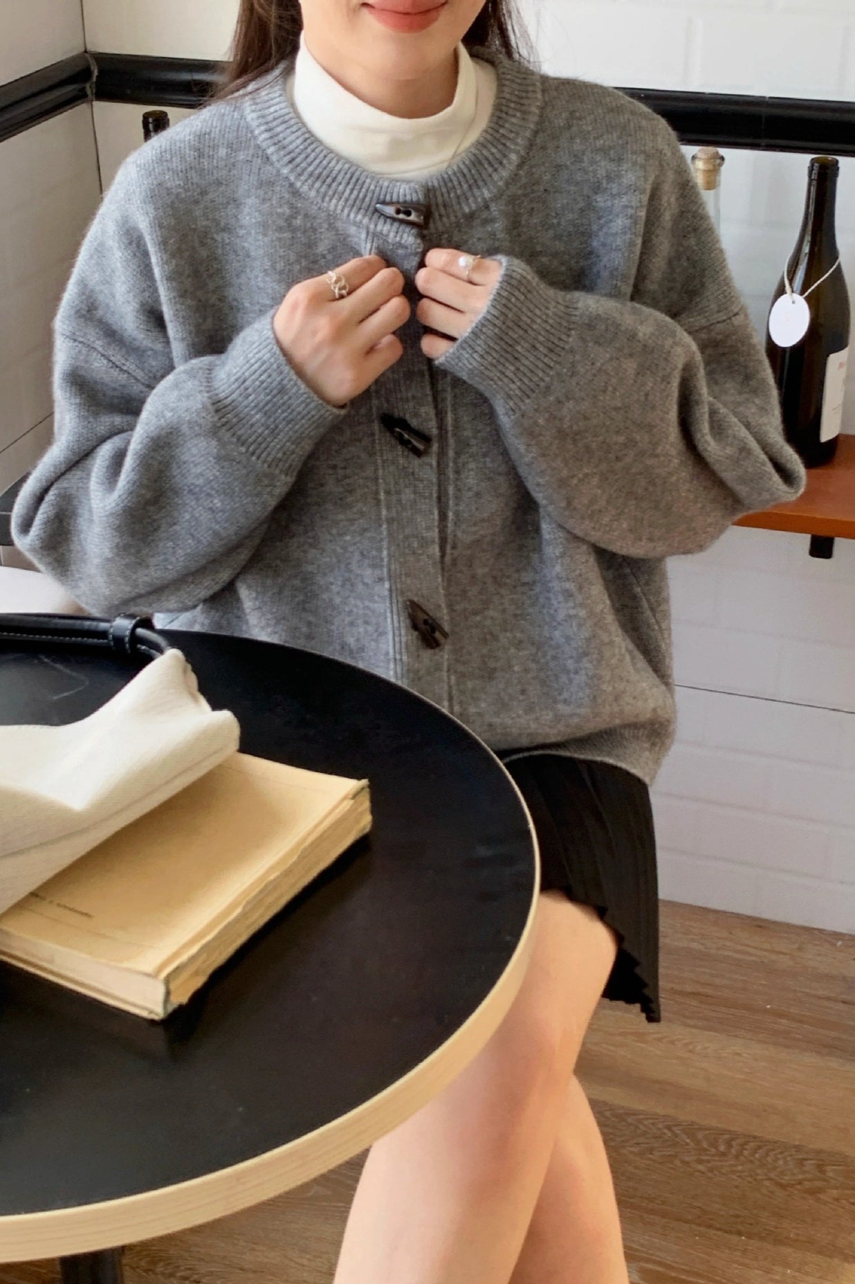 Chic Loose Knit Cardigan with Retro Toggle-Button Style