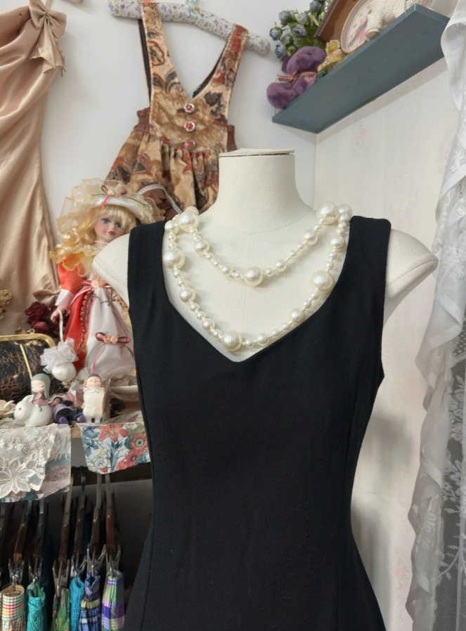 Simple V Neck Sleeveless Satin Black Slit Long Prom Dress Formal Evening Dress Birthday Outfits D1760