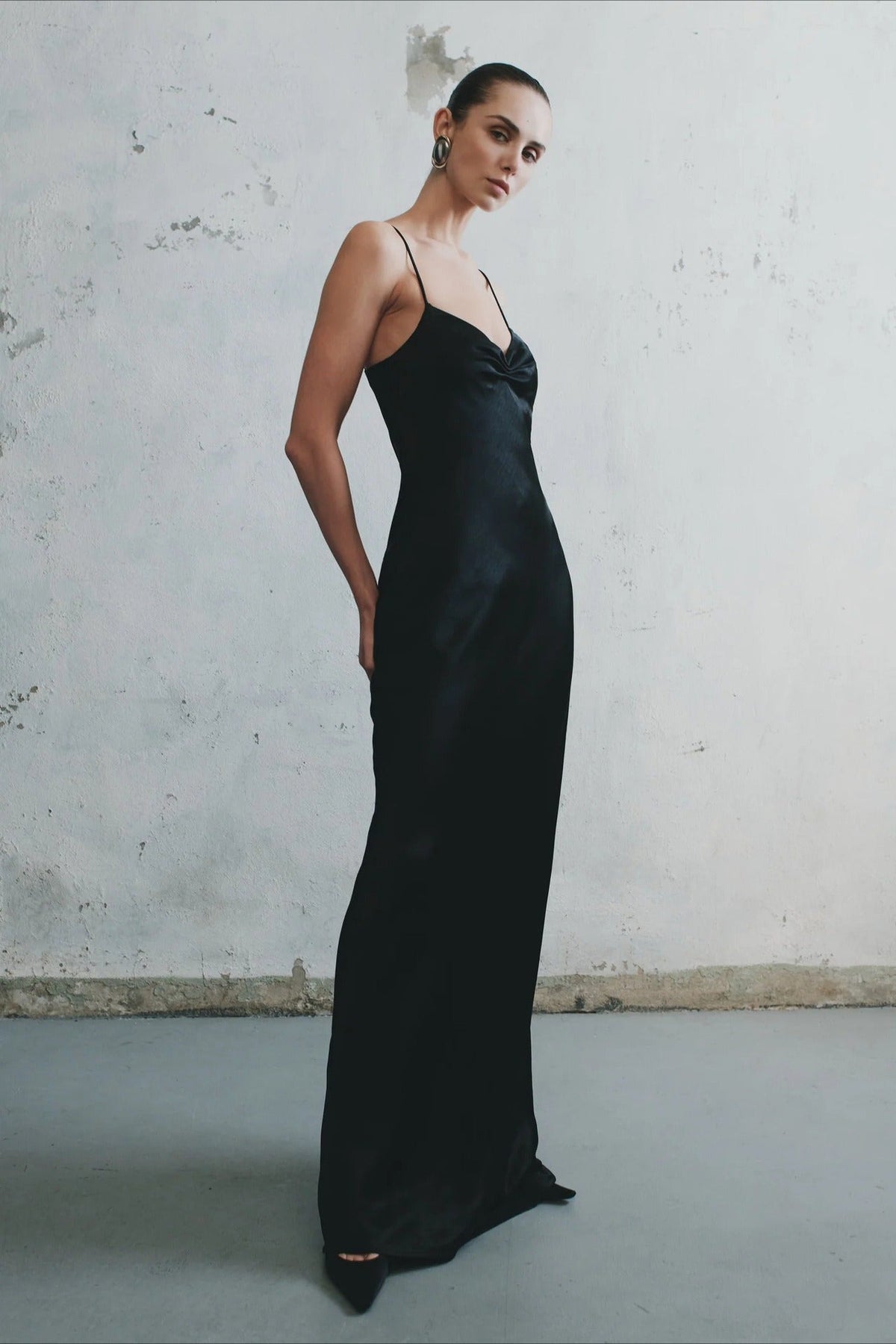Satin Deep V-Neck Spaghetti Strap Ruched Bust Column Maxi Gown - View 8