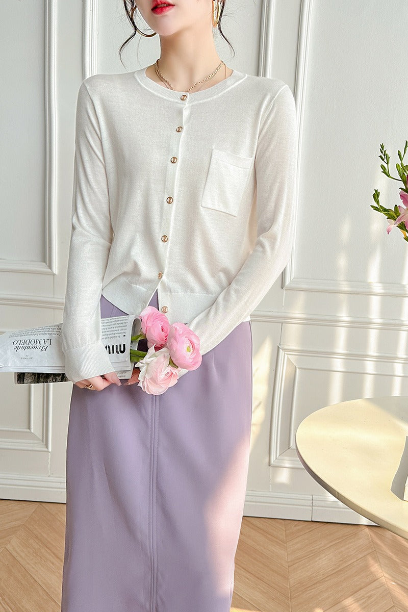 Elegant Crew-Neck Knit Cardigan with Stylish Pocket Design