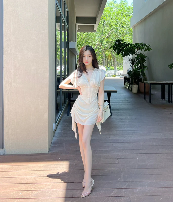 Charming White Satin Chiffon Sheath Cocktail Dress Short Homecoming Dress D718
