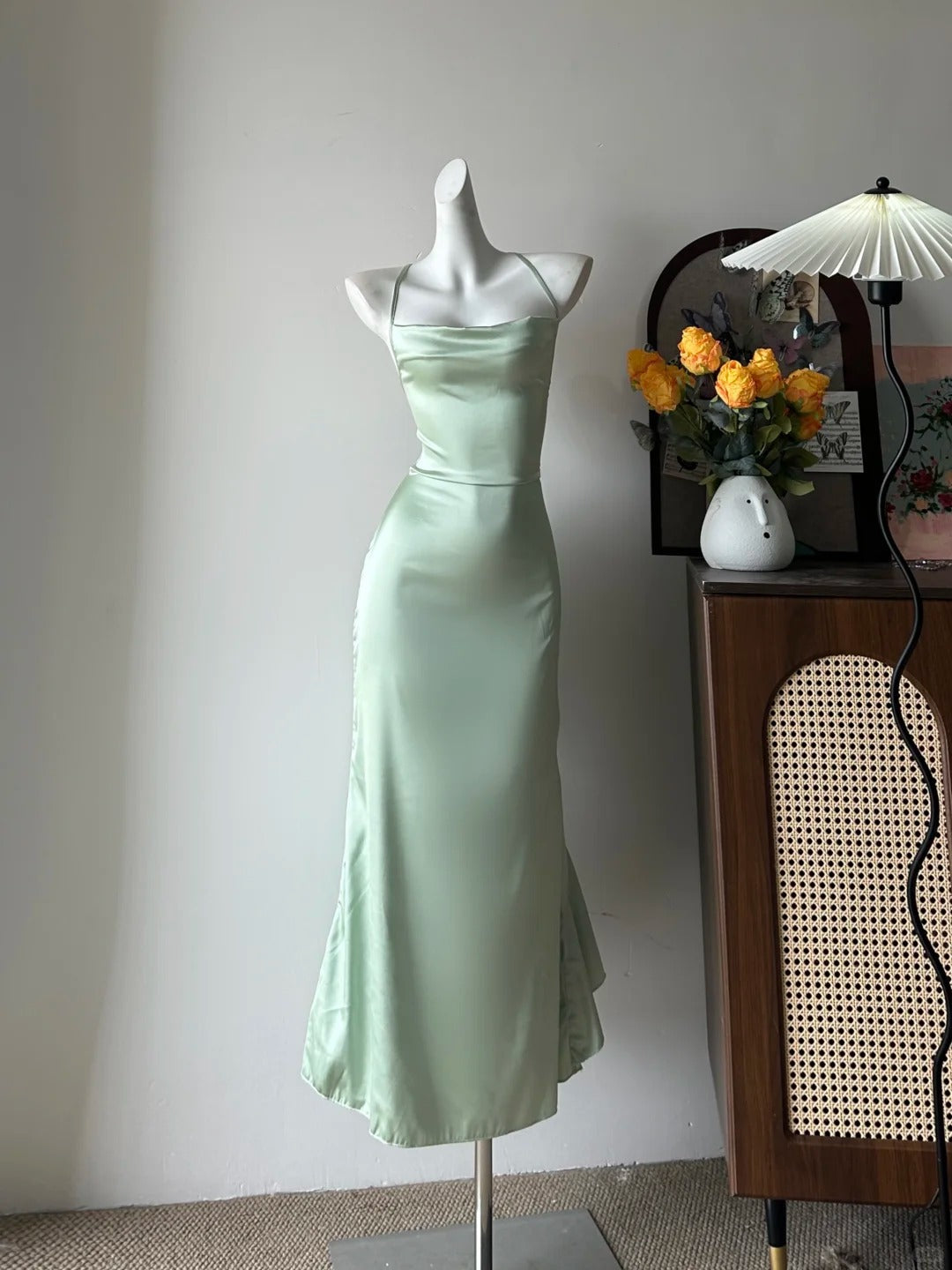 Elegant Green Slim Fit Halter Backless Ruffle Satin Prom Dress Evening Dress P4079