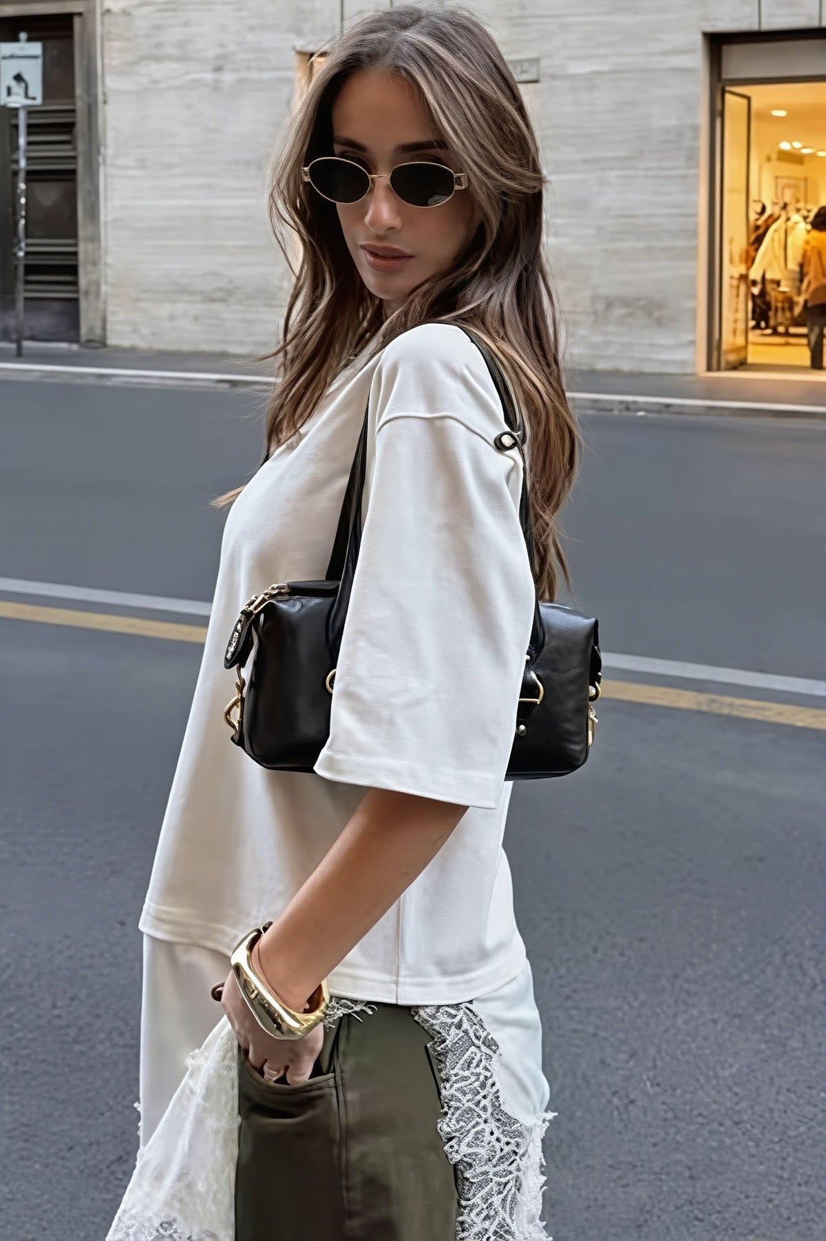 Lace Panel Asymmetric Hem T Shirt