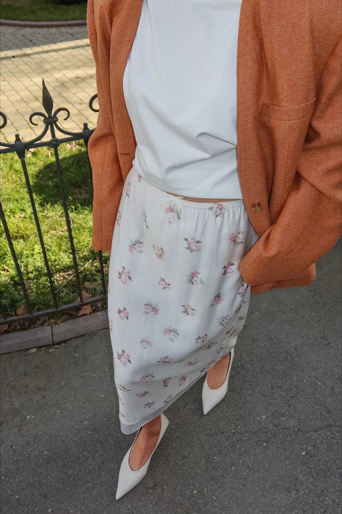 Floral Elastic-Waist Midi Skirt