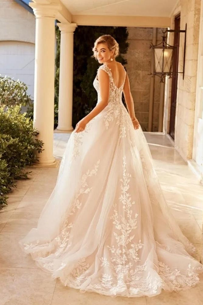 Lace Appliqué V-Neck Cap Sleeve Tulle A-Line Bridal Gown 3