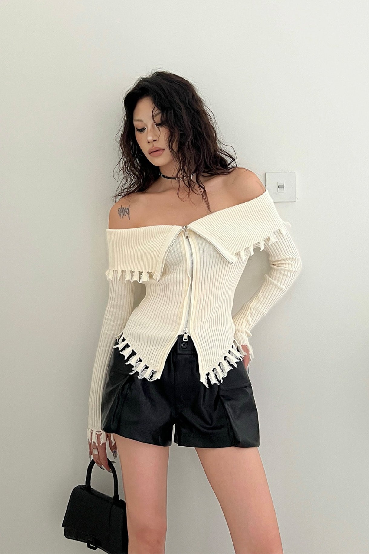 Distressed Knit Roll Collar Fitted Blouse