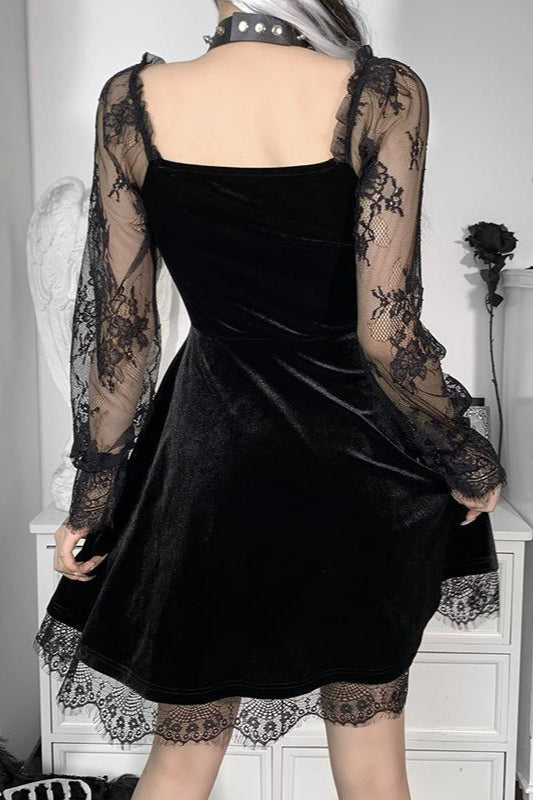 Bust Curve Gothic Dress