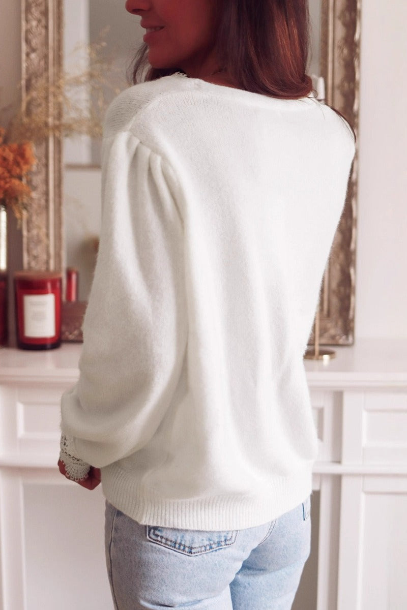 Lace-Trimmed V-Neck Knit Cardigan for Effortless Style