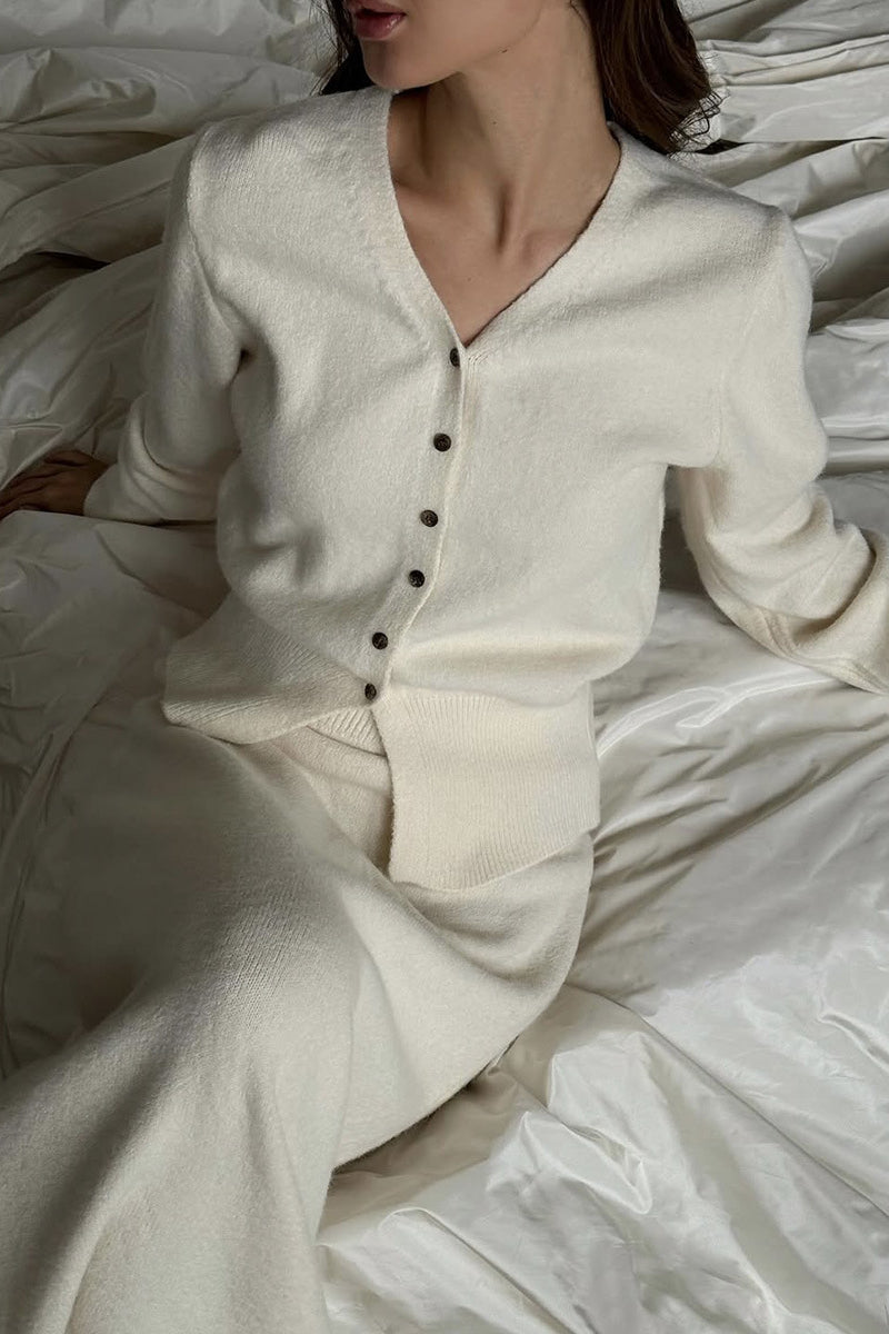 Loose Knit Cardigan Set with Button Detail for Cozy Style