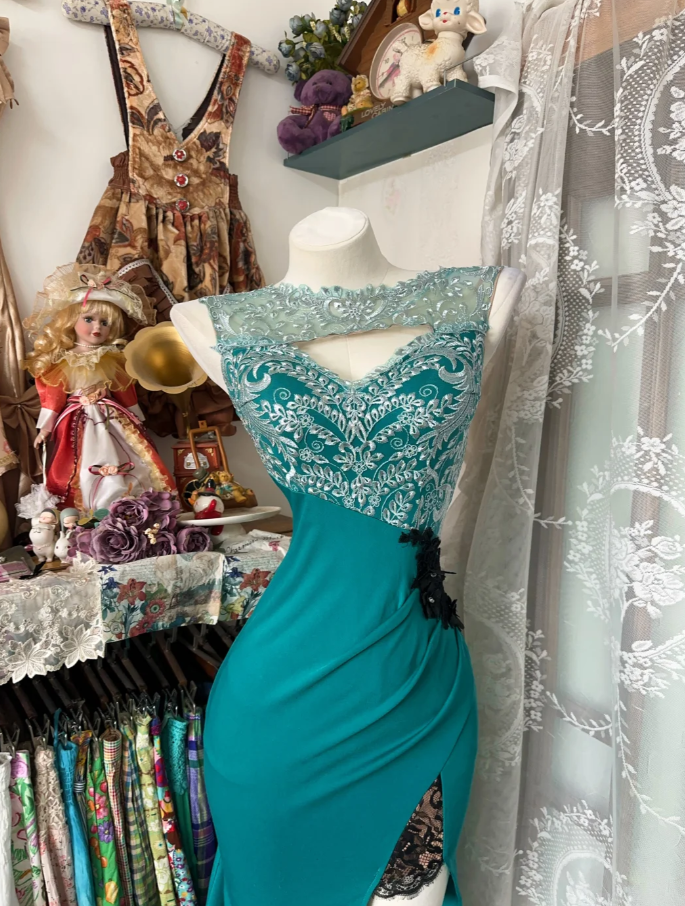 Unique Green Sleeveless Satin Lace Slit Mermaid Evening Dress Prom Gown D1245