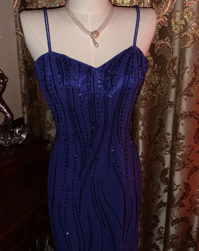 Gorgeous Spaghetti Straps V Neck Blue Satin Beaded Long Birthday Party Dress Formal Evening Gown D1752