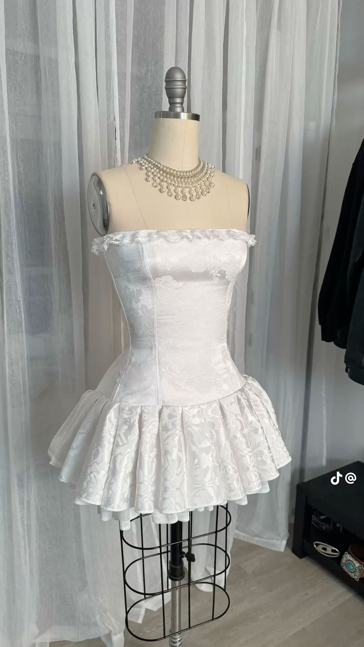 Chic Satin Print Floral A Line Homecoming Dress White Strapless Birthday Dress S229