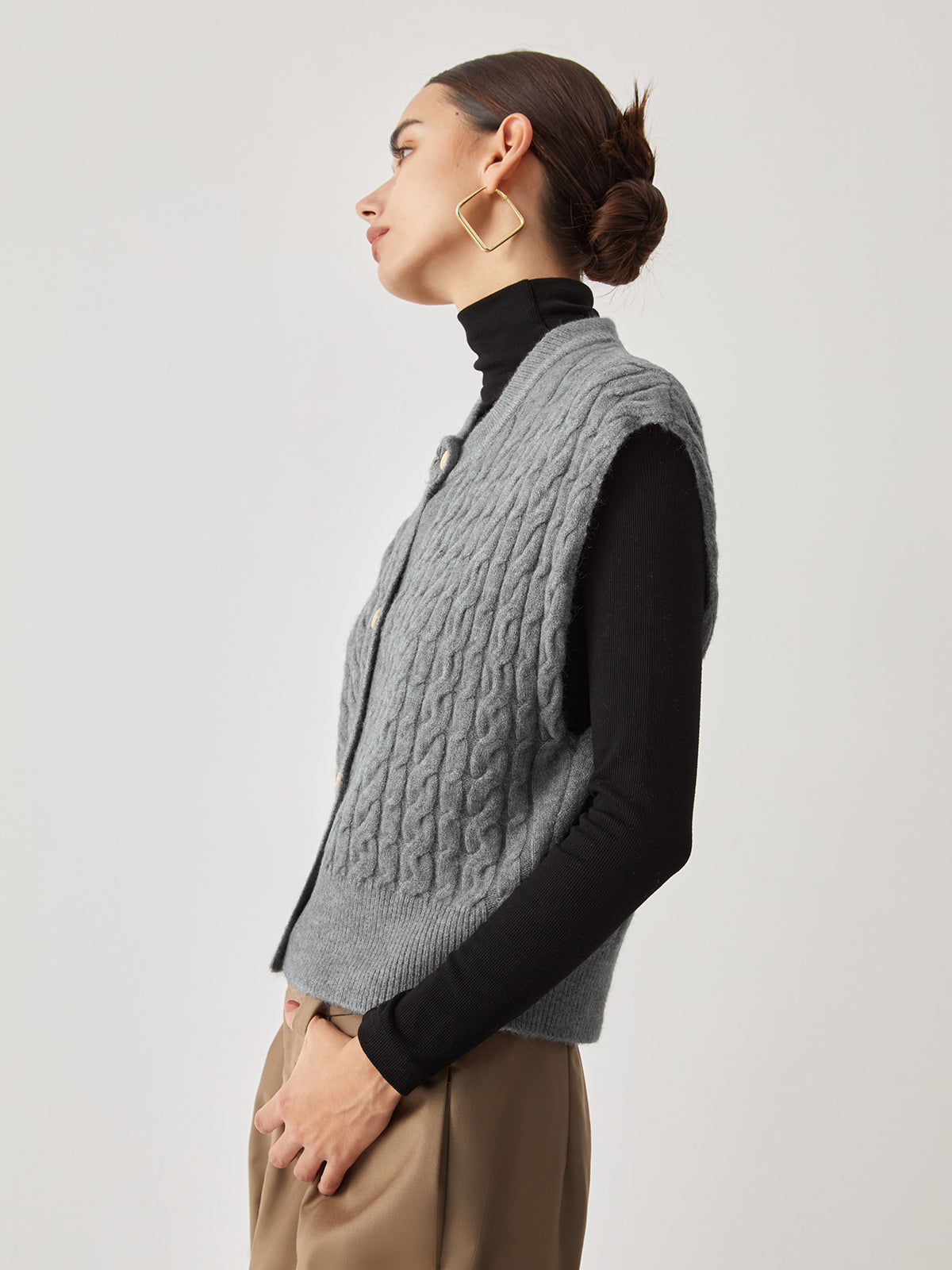 Cable Knit Button Down Vest 4
