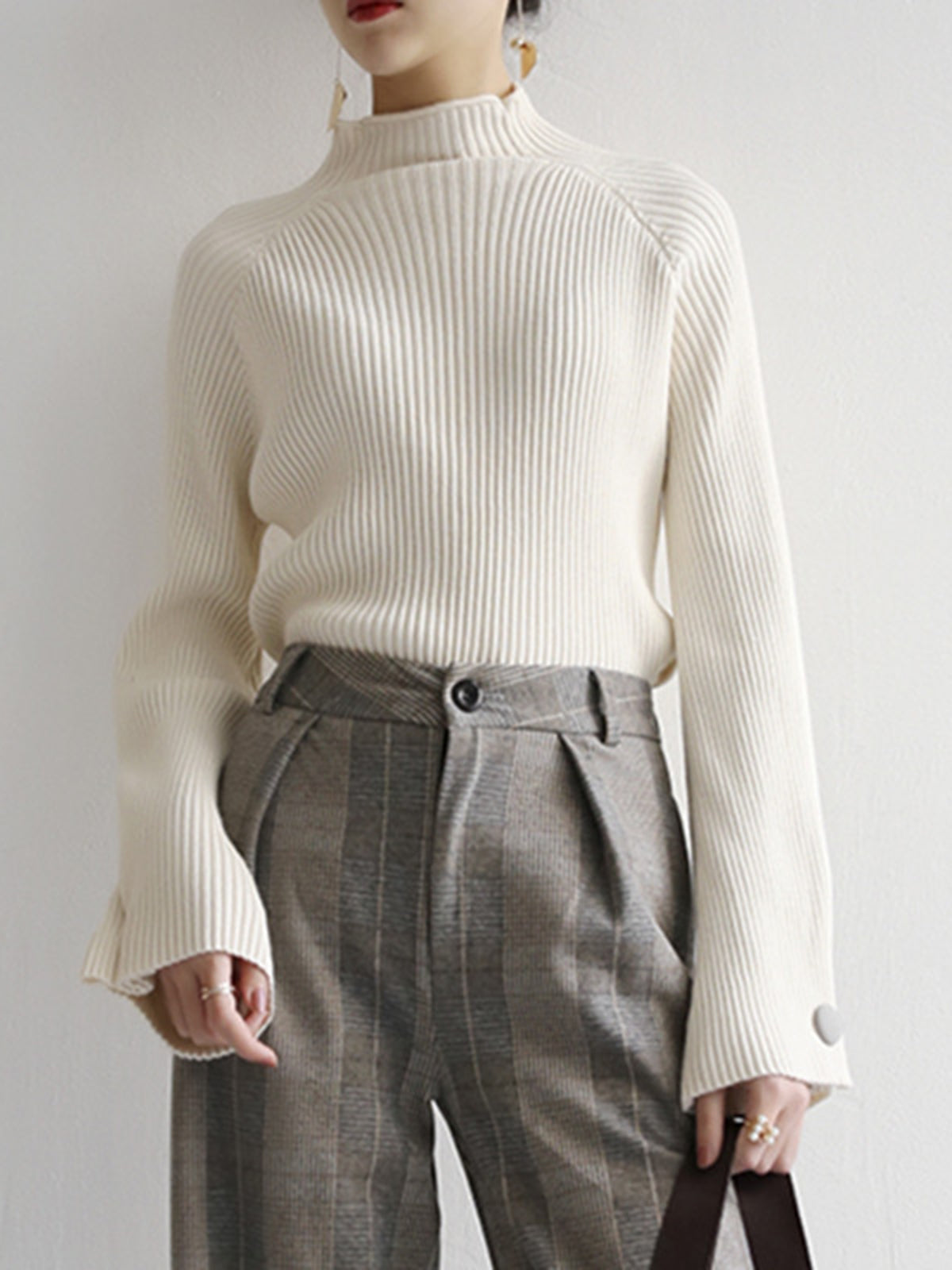 Minimalist Plain Ribbed Sweater 4