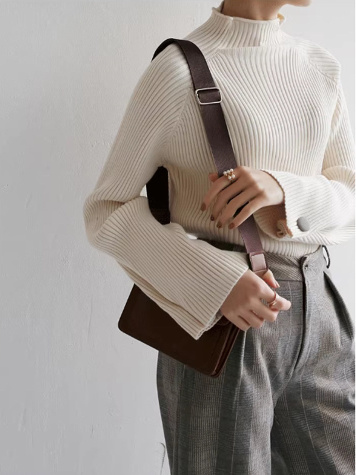 Minimalist Plain Ribbed Sweater 3