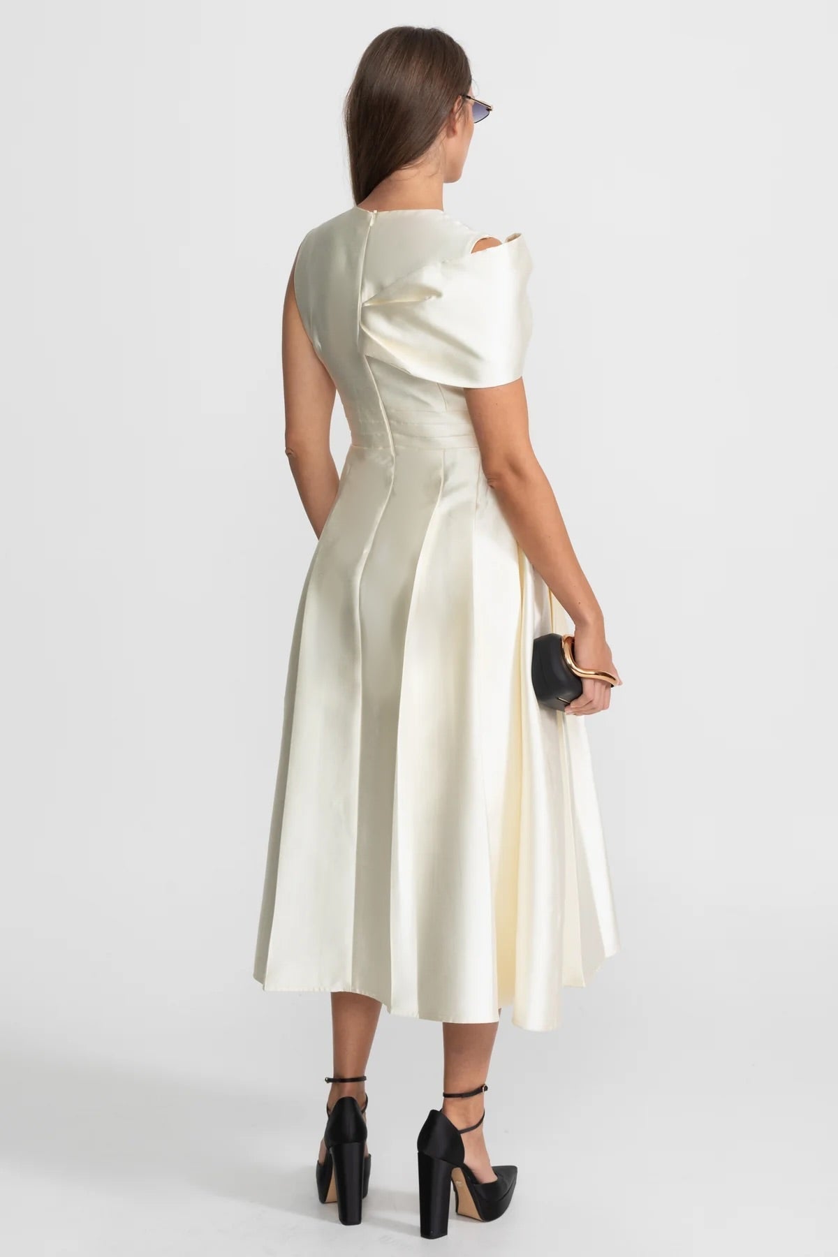 Off-Shoulder Satin Midi Dress With Draped Bow Detail – Ivoire - View 6