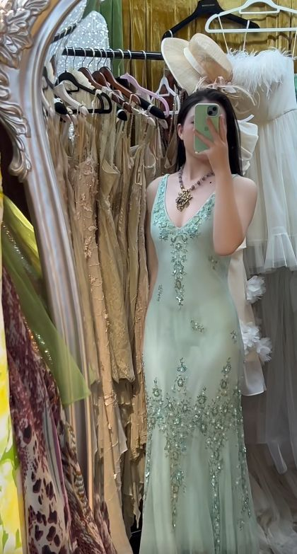 Pretty Light Green V Neck Tulle Beaded Appliques Mermaid Party Dress Long Prom Gown D1318