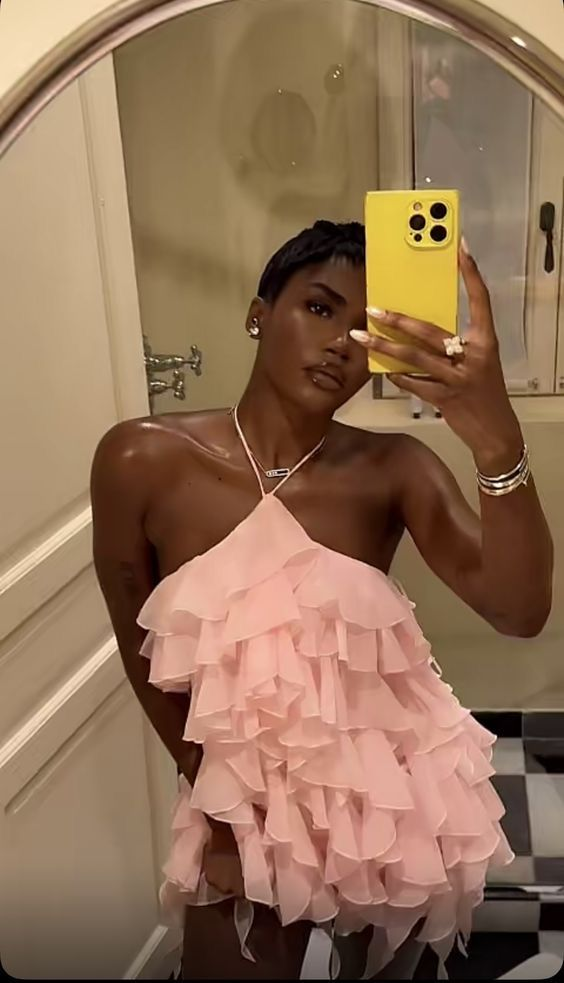 Pretty Pink Halter Chiffon Ruffles Short Homecoming Dress Formal 20th Birthday Outfits D661