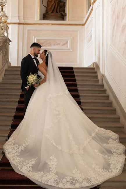 Enchanting Princess Long A-line White Strapless Wedding Gown Embellished with Lace - Fashionpara