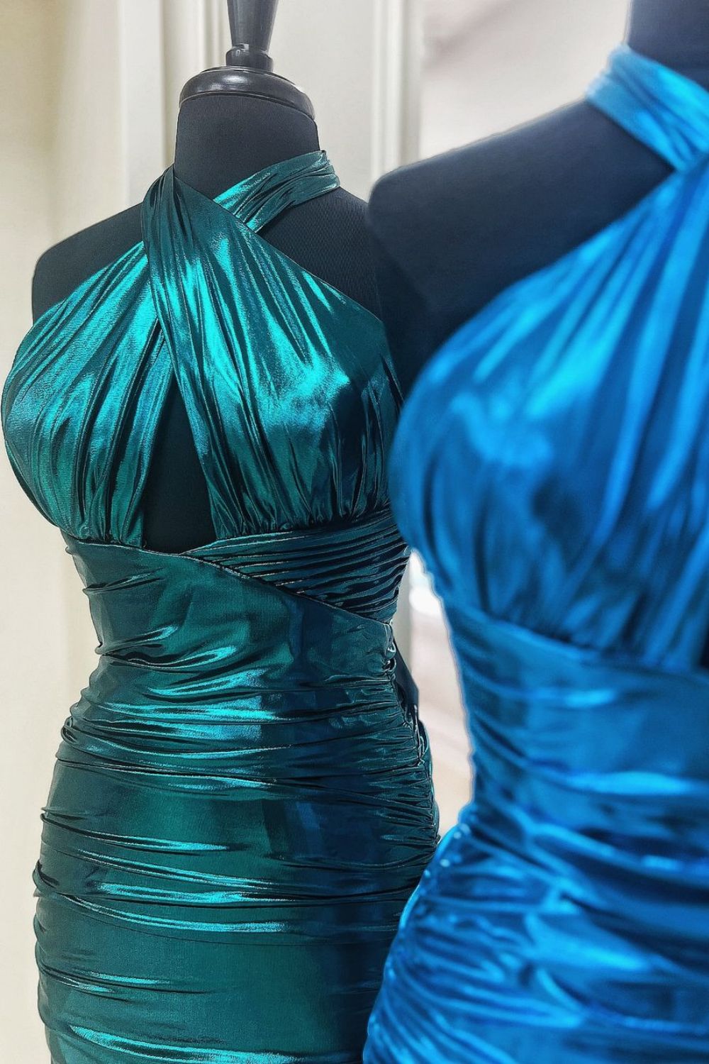 Bodycon Halter Neck Open Back Short Tight Metallic Homecoming Dress - Fashionpara