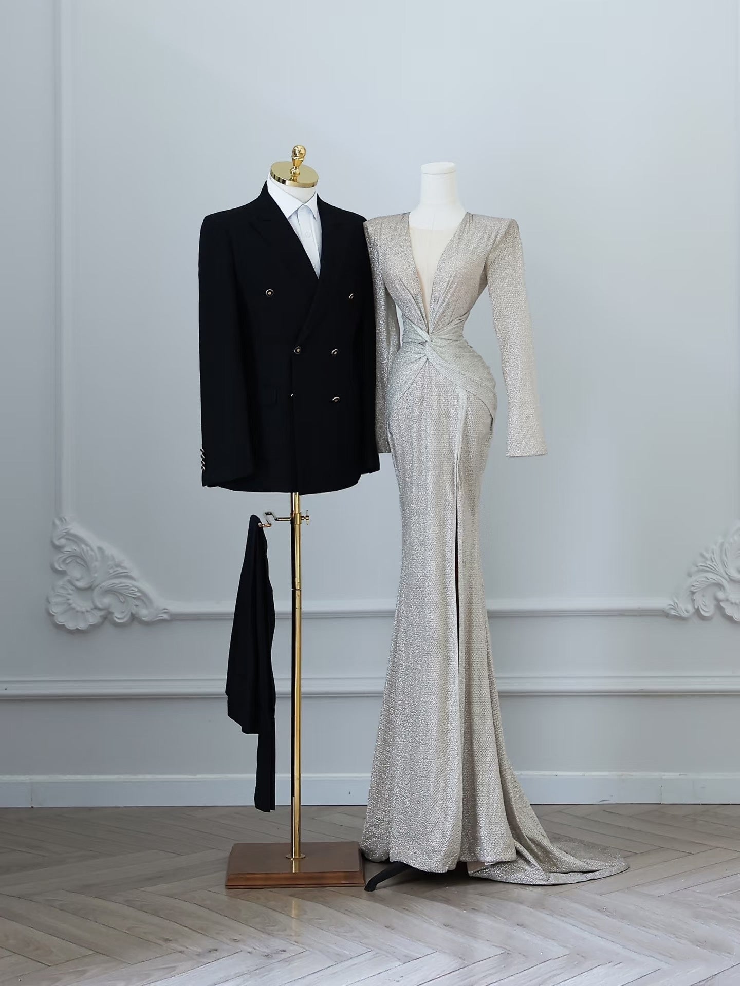 Sexy Mermaid V Neckline Silver Sequin Long Sleeves Prom Dresses Slit Evening Gowns S3830