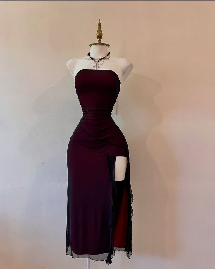 Vintage Burgundy Strapless Sheath Slit Cocktail Dress Short Birthday Party Dress S766