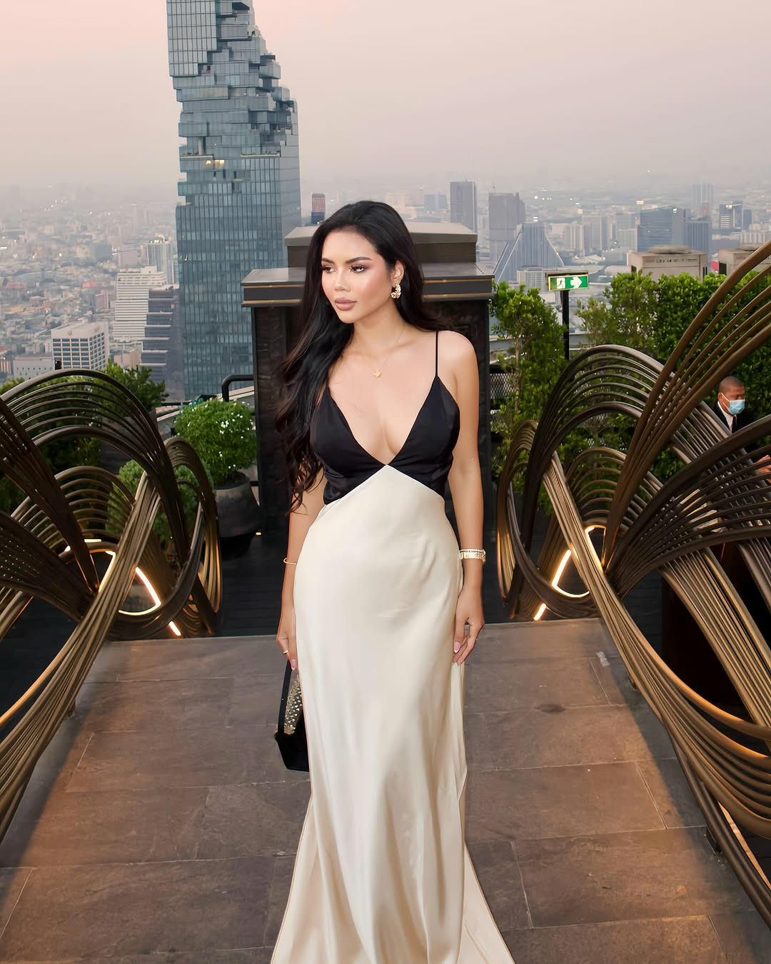 Stylish Spaghetti Straps Ivory Satin Mermaid Long Wedding Guest Dress Evening Dress D1738